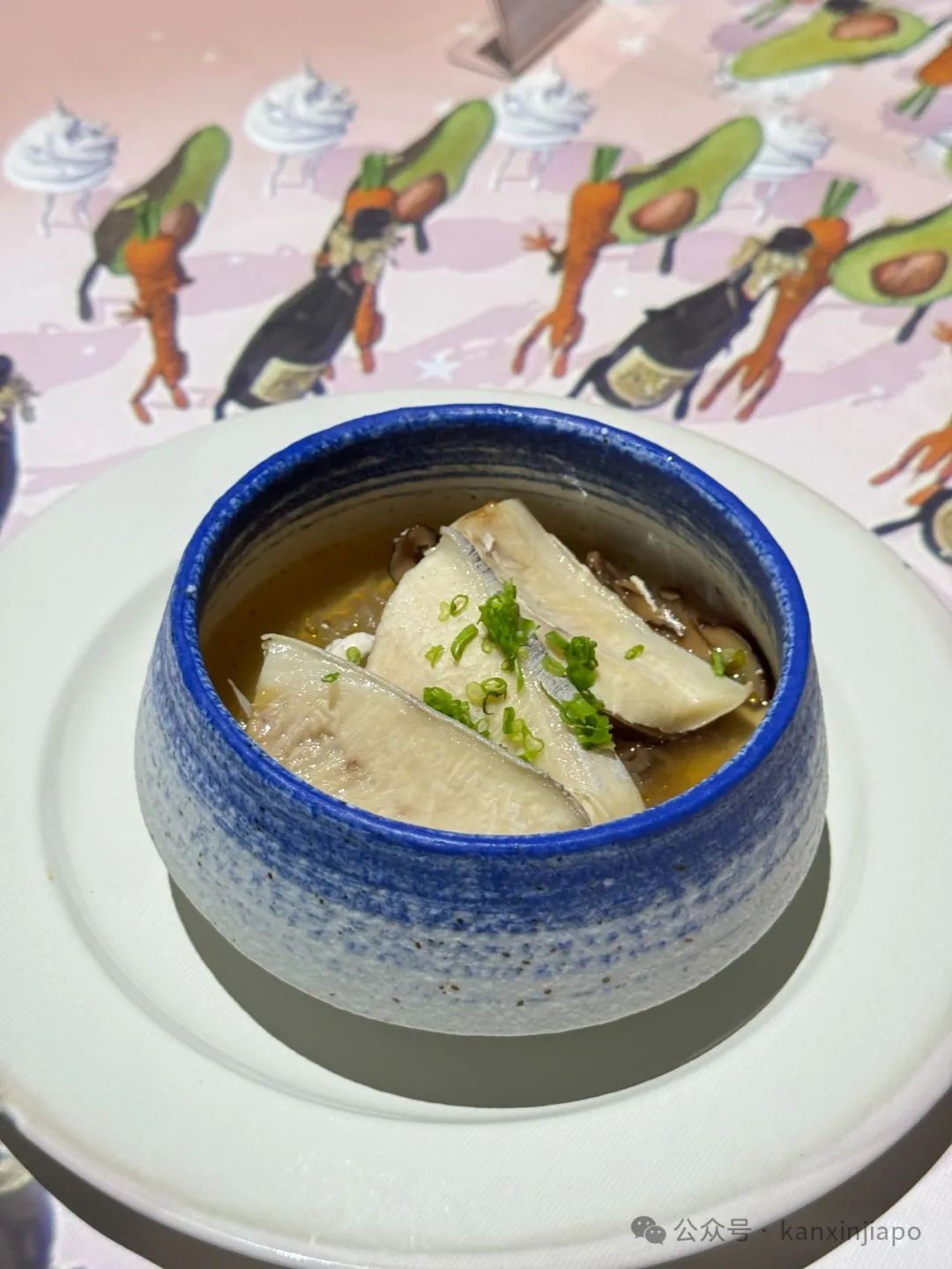 超炫酷3D餐厅,“全球最小厨师”现身樟宜机场!