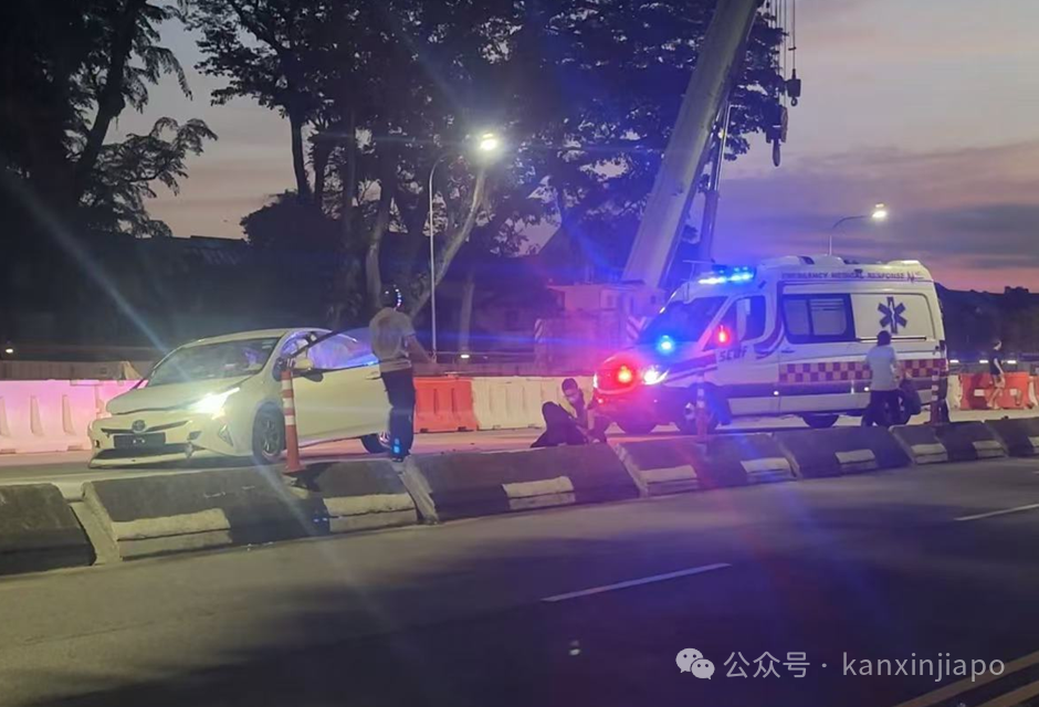 今早丰田车失控撞工地,安全气囊都弹出来了