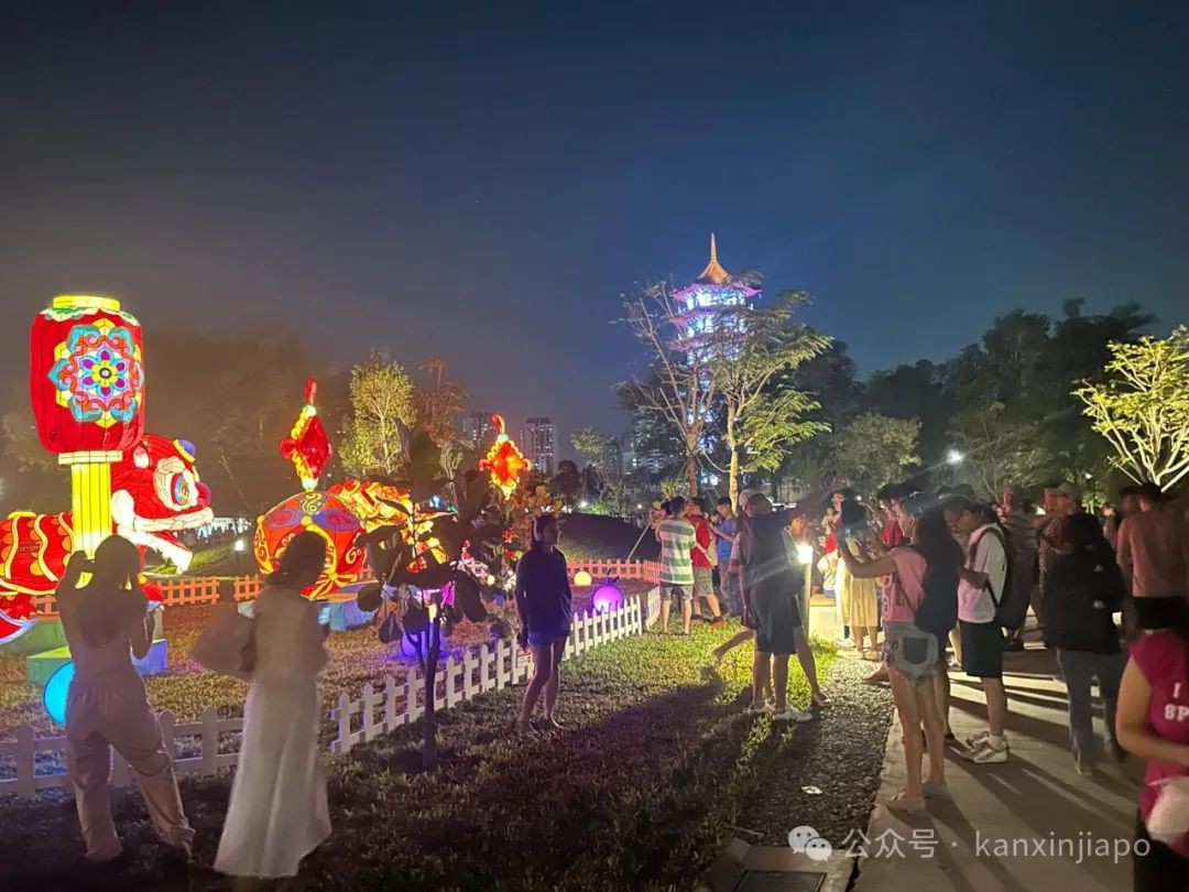 裕廊湖灯会活动精彩纷呈,尚达曼总统亲临现场