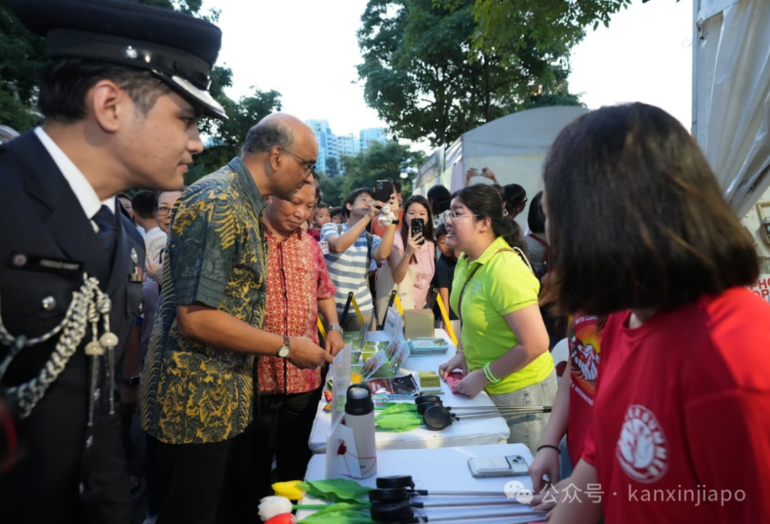 裕廊湖灯会活动精彩纷呈,尚达曼总统亲临现场