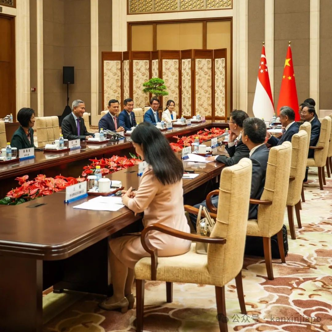 新中两国外长北京会面!互称“老朋友“ “好朋友“