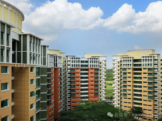 新加坡男子为买组屋公然招聘女友,连帖18张海报