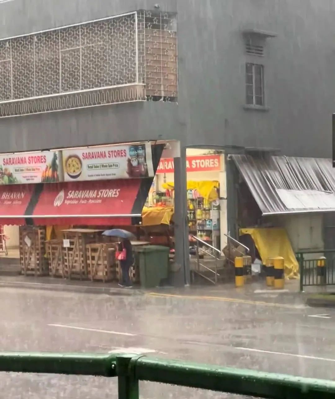 大中午的新加坡把我冻感冒了！