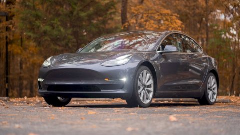 特斯拉，Model Y 4人死亡令人恐惧：紧急情况下如何手动解锁车门
