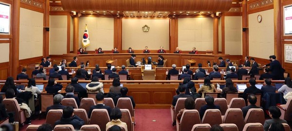 18日,宪法法院代理院长文炯培等法官出席在首尔钟路区宪法法院举行的尹锡悦总统弹劾审判第九次辩论。【照片来源:NEWS1】
